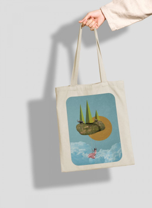 Սպիտակ կտորե պայուսակ - Երկնքում