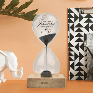 Magnetic Hourglass